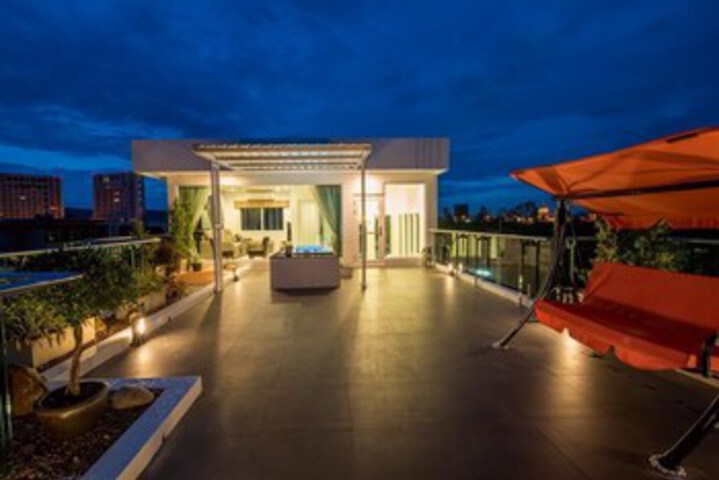Terrace/Patio 27 of 33