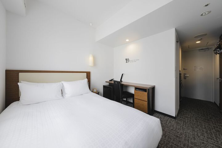 Room 9 of 48