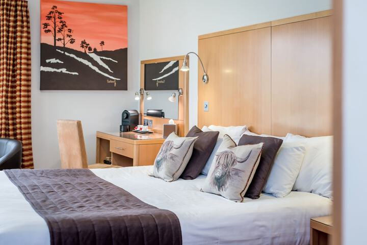 Room 25 of 68