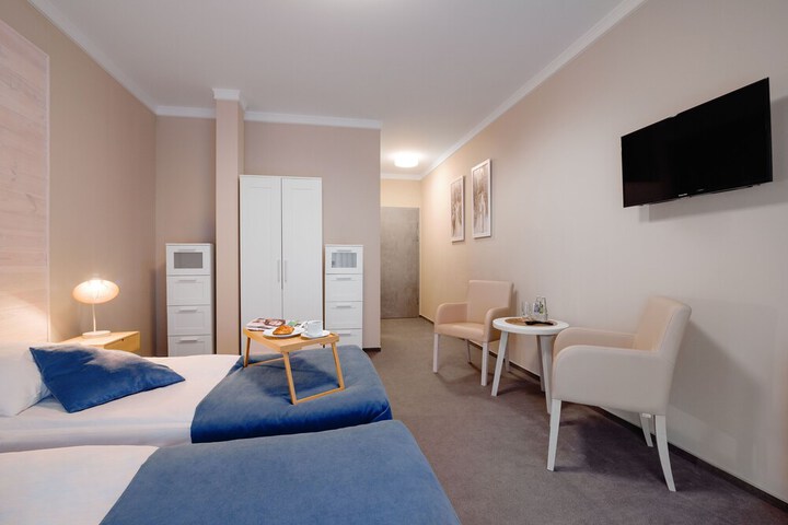 Room 6 of 39