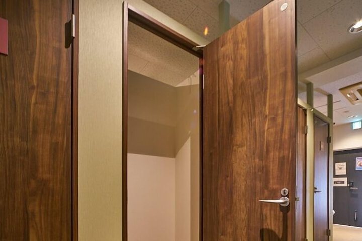 Room 18 of 44