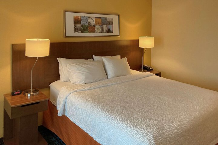 1 King Bed (8 of 11)