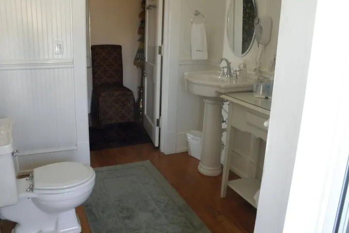 Room 10 of 24
