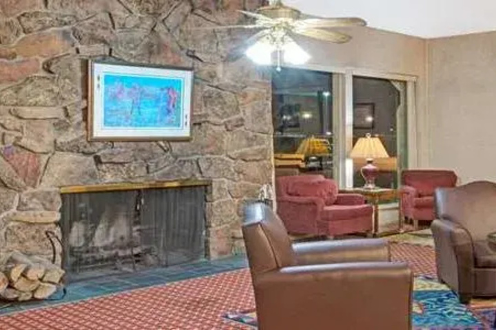 Travelodge by Wyndham Laramie