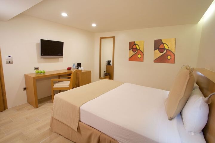 Room 13 of 143