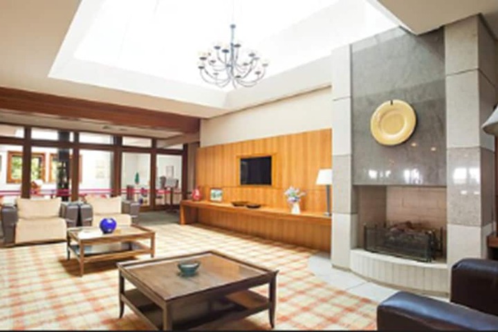 Guest Lobby