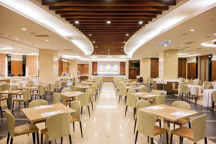 Dining 59 of 66