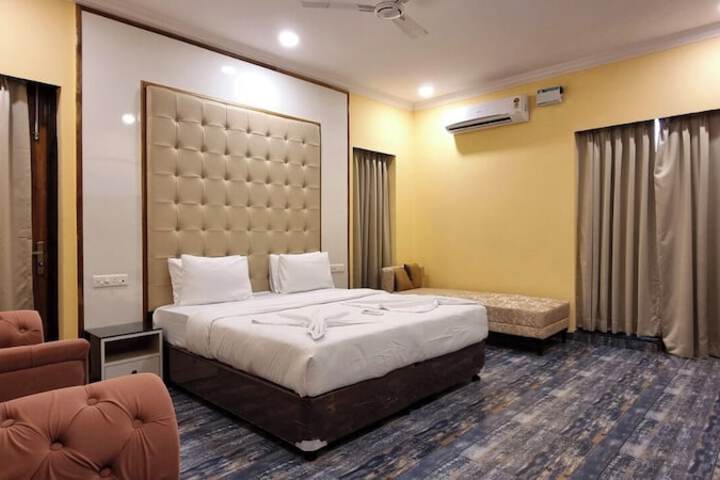 Room 10 of 24