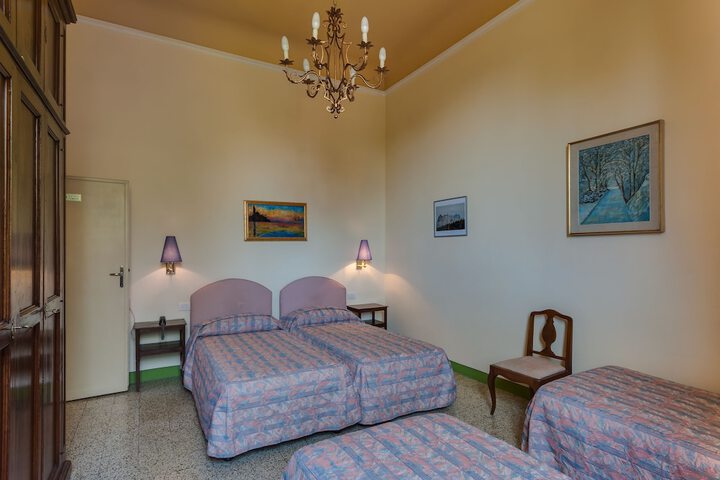 Room 9 of 47