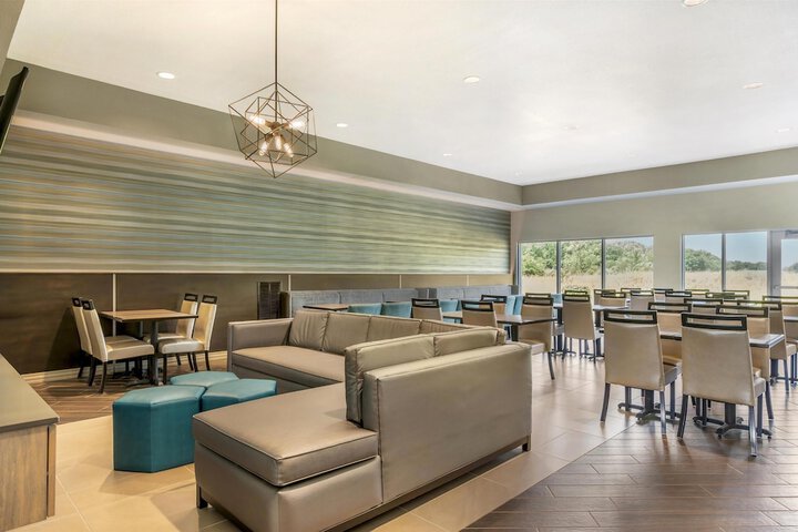 Breakfast/Coffee Service 30 of 33