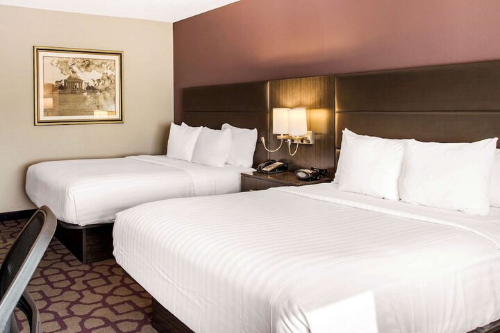 Queen Bed Accessible (3 of 19)