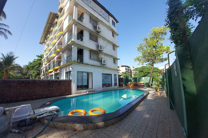 Pool 42 of 65