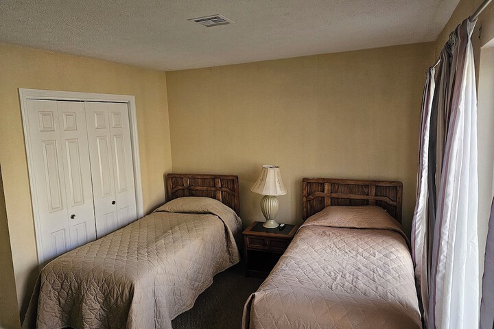 1 King Bed (5 of 21)
