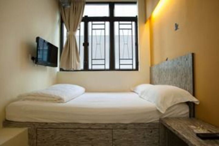 Room 44 of 93