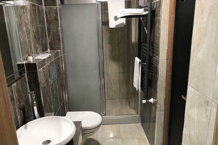 Room 12 of 15