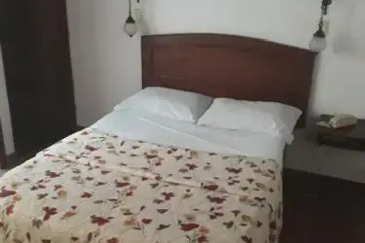 Room 2 of 11