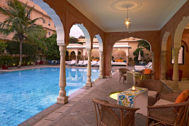 Pool Hotel