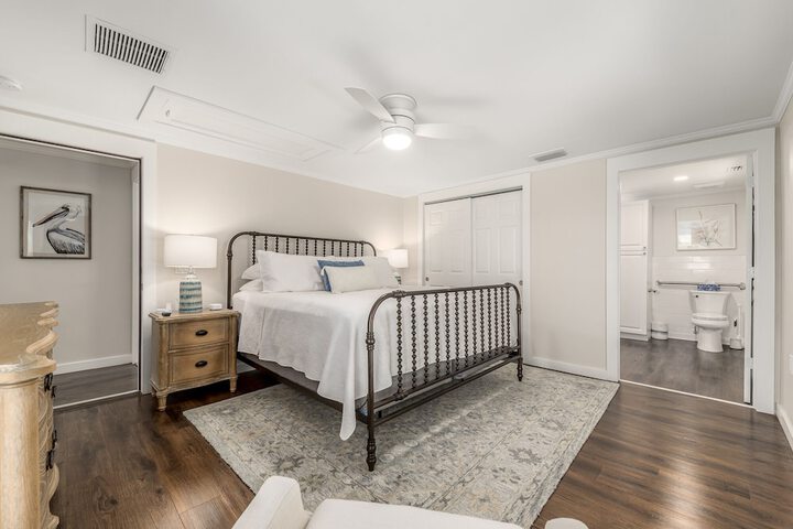 Room 33 of 286