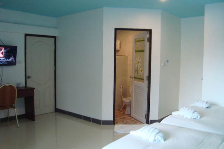 Room 36 of 86