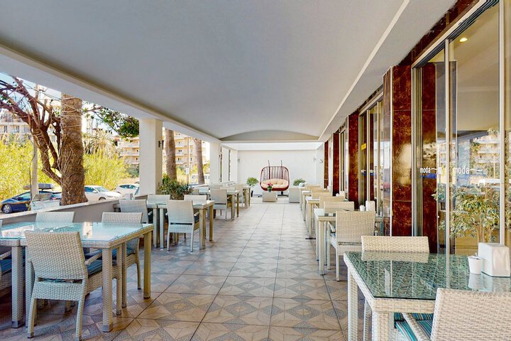 Dining Photos