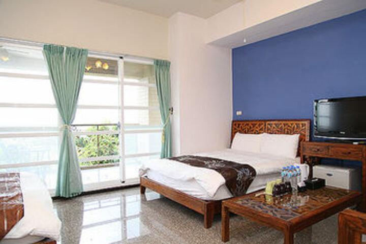 Room 15 of 33