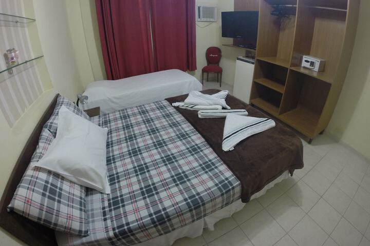Room 27 of 64