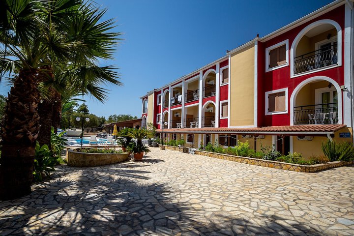 Hotel Exterior 31 of 41