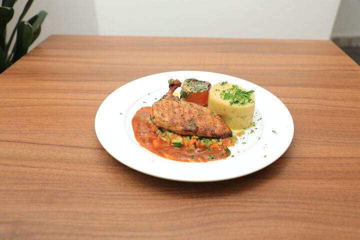 Dining 45 of 60