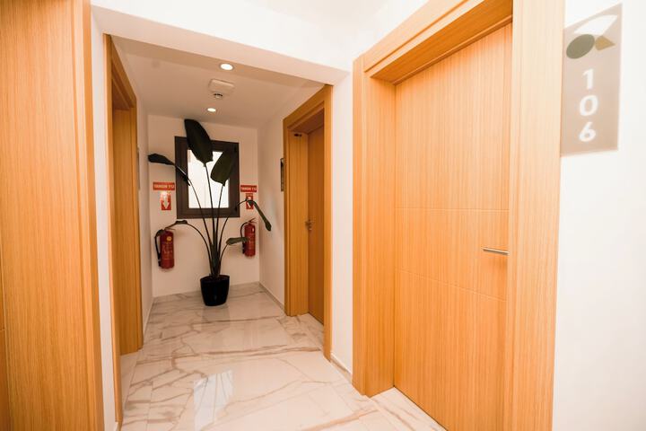 Ballroom/Hall 119 of 123