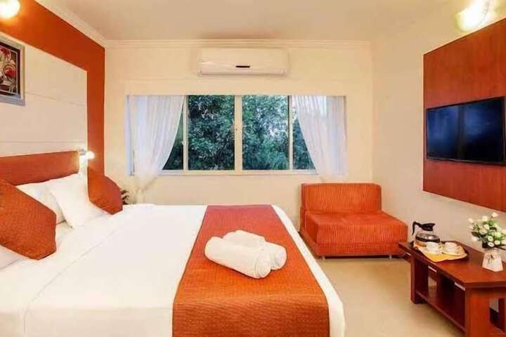 Room 2 of 7