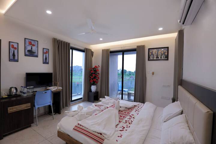 Room 5 of 50