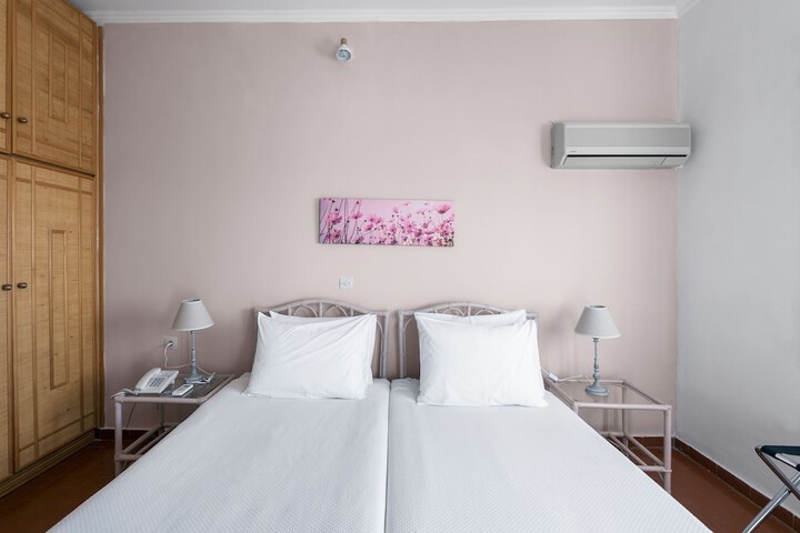 Room 10 of 39
