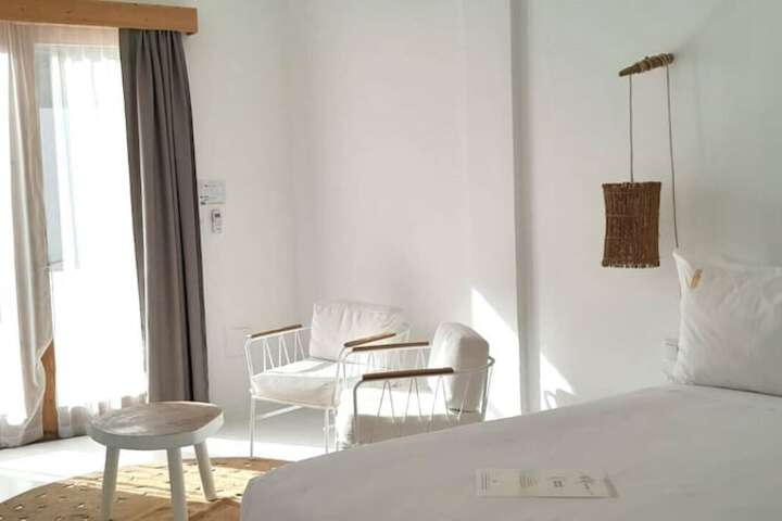 Room 4 of 64