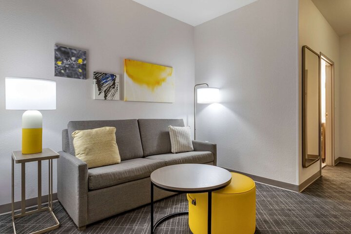 Room 6 of 40