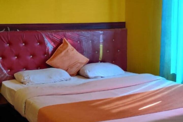 Room 6 of 13