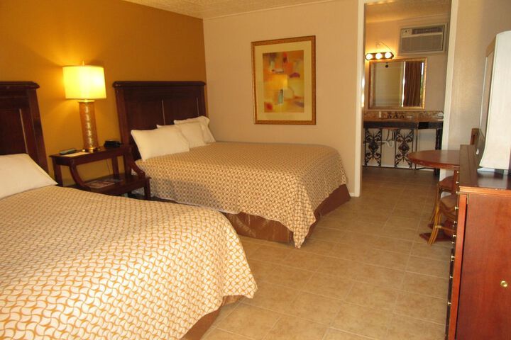 Room 8 of 32