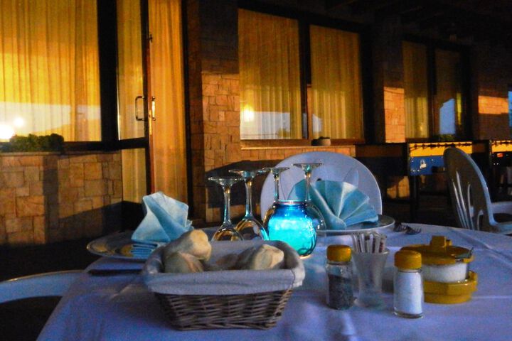 Dining 27 of 62