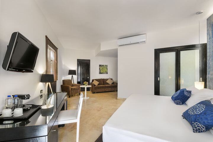 Room 10 of 92