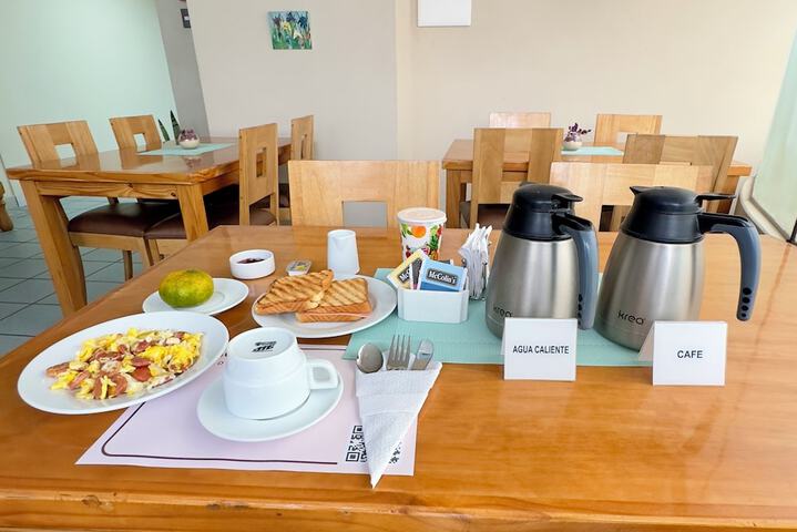Breakfast/Coffee Service 30 of 32