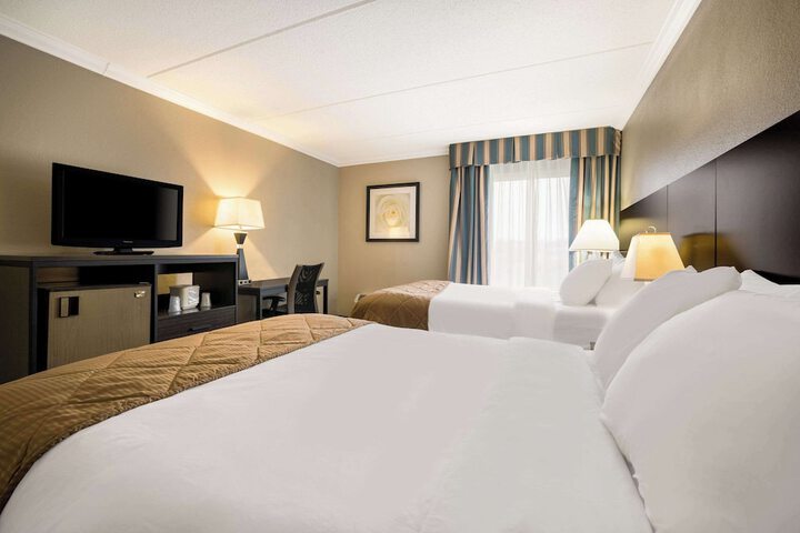 2 Double Beds (4 of 9)