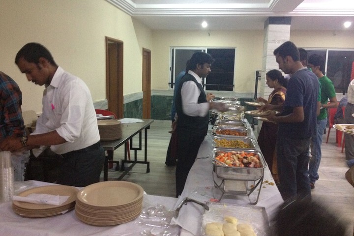 Dining 33 of 36