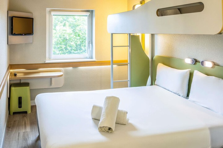 Room 10 of 39