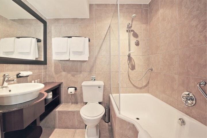 Room 48 of 112
