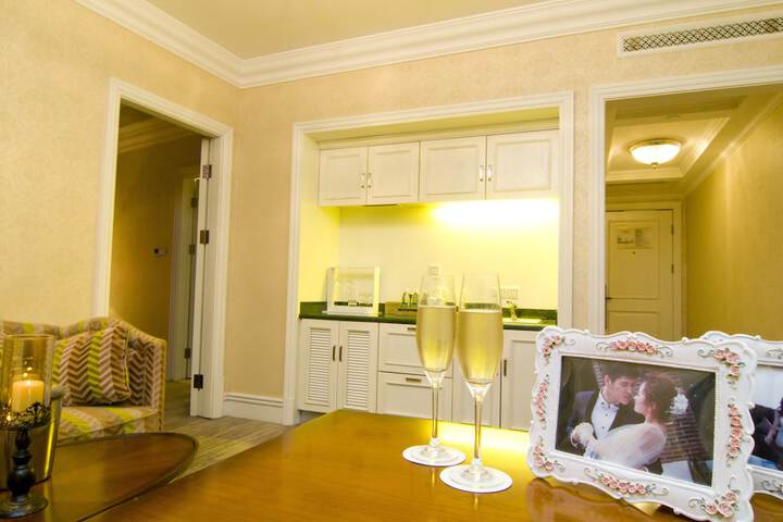 Room 18 of 125