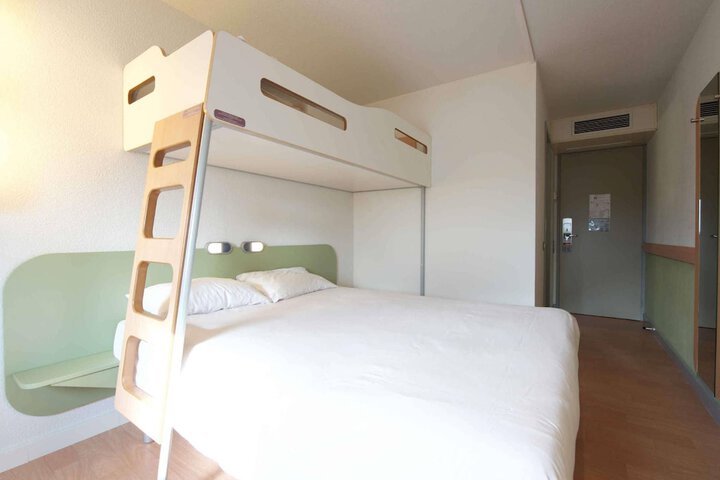 Room 18 of 42