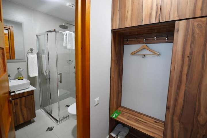 Room 45 of 60