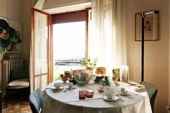 Breakfast/Coffee Service 28 of 42