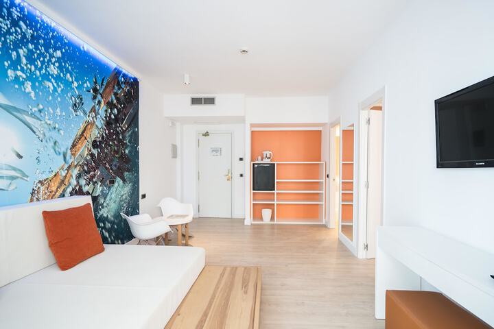 Room 14 of 62