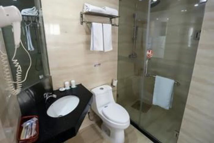 Room 8 of 15