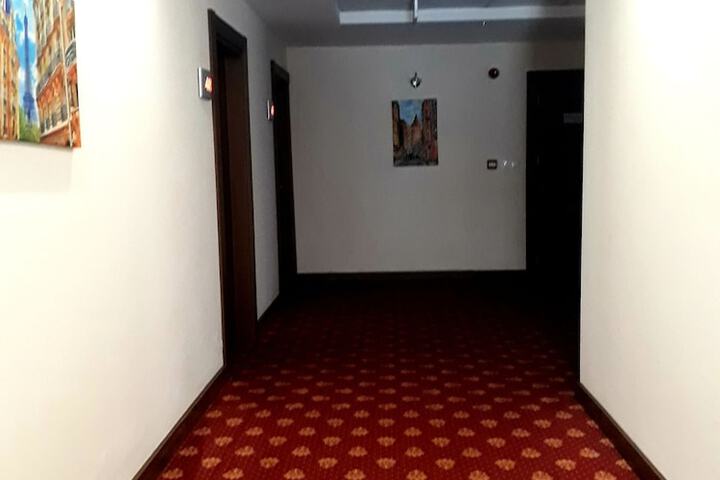 Ballroom/Hall 24 of 29
